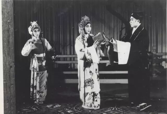 她唱到哪里,哪里就火红起来,美名曰“江阴梅兰芳”